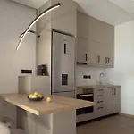 Sofia's Modern 2 Apartment